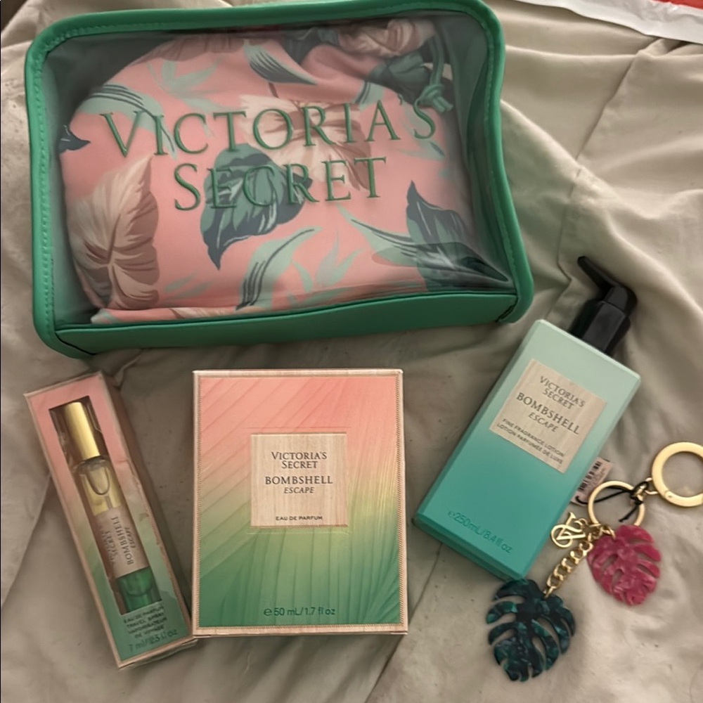 Victoria's Secret Bombshell Escape Perfume & Accessory Set